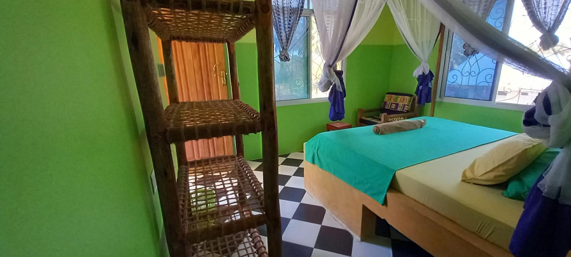 La Locanda Lodge - Apartment, 4 Double Rooms & Kitchen Near The Beach จัมเบียนี ภายนอก รูปภาพ
