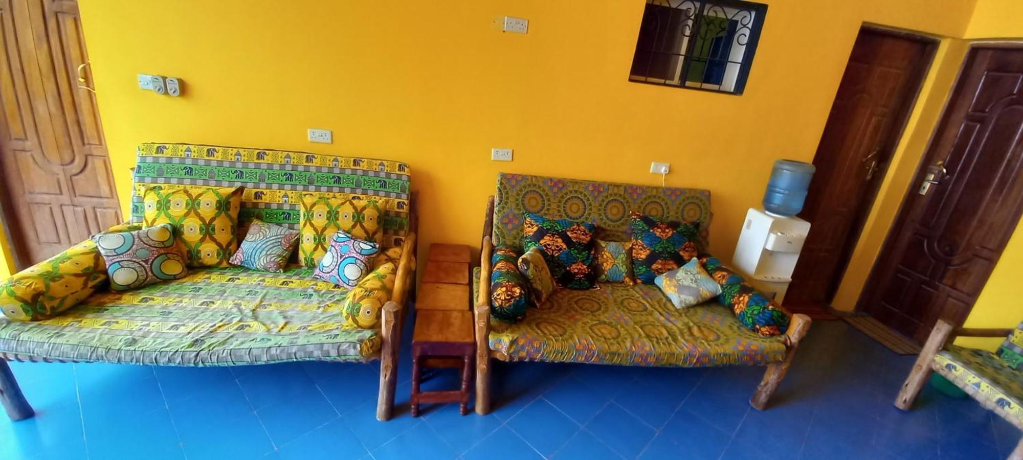 La Locanda Lodge - Apartment, 4 Double Rooms & Kitchen Near The Beach จัมเบียนี ภายนอก รูปภาพ
