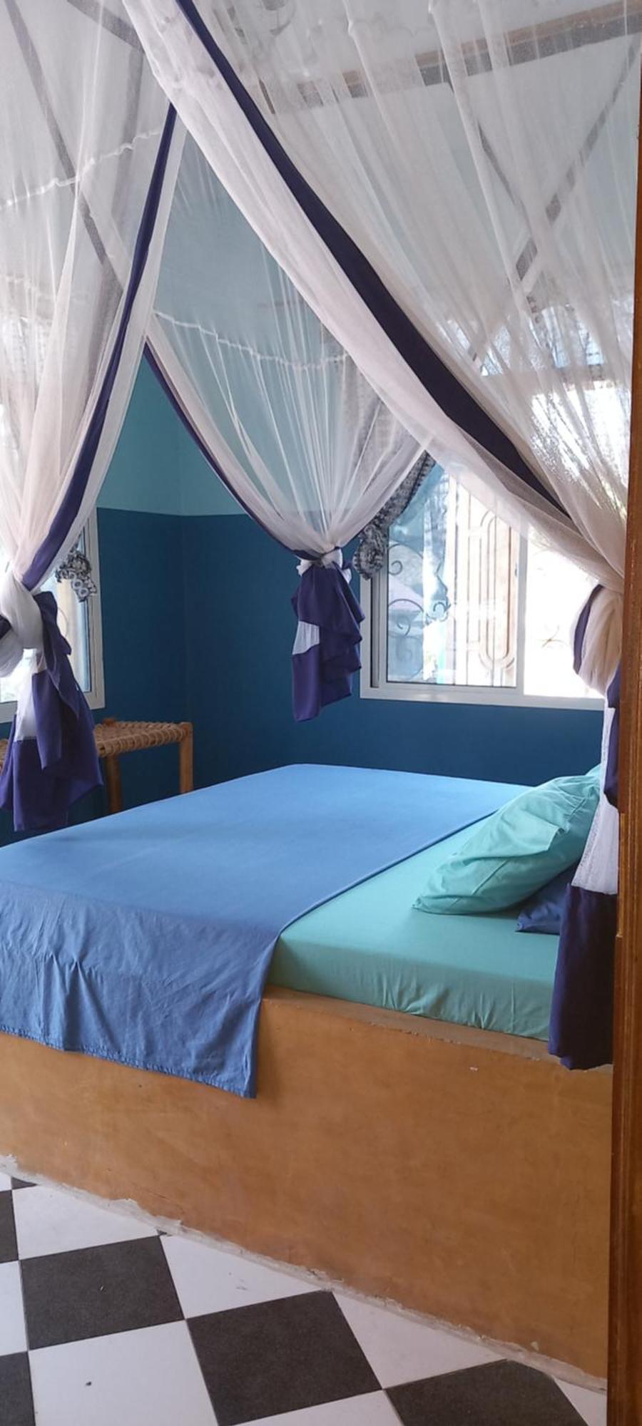 La Locanda Lodge - Apartment, 4 Double Rooms & Kitchen Near The Beach จัมเบียนี ภายนอก รูปภาพ