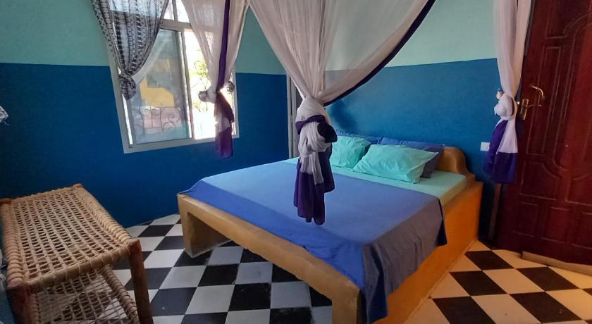 La Locanda Lodge - Apartment, 4 Double Rooms & Kitchen Near The Beach จัมเบียนี ภายนอก รูปภาพ